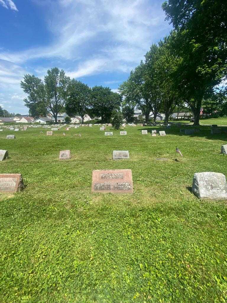 Hattie A. Greenia's grave. Photo 1
