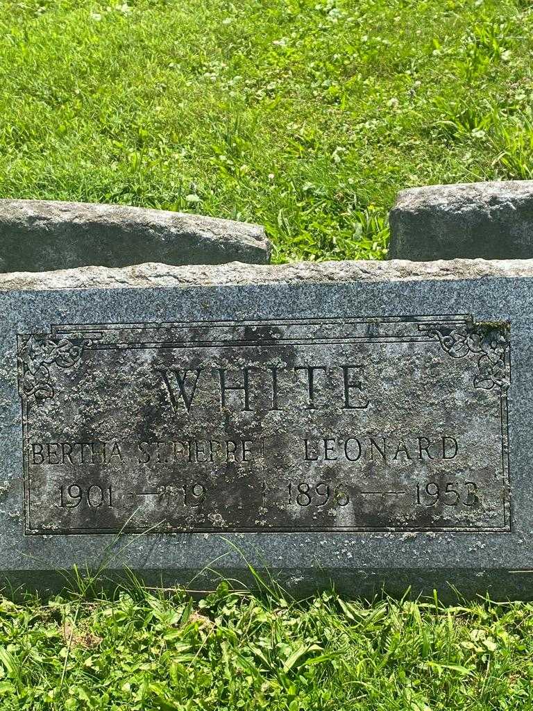 Leonard White's grave. Photo 3
