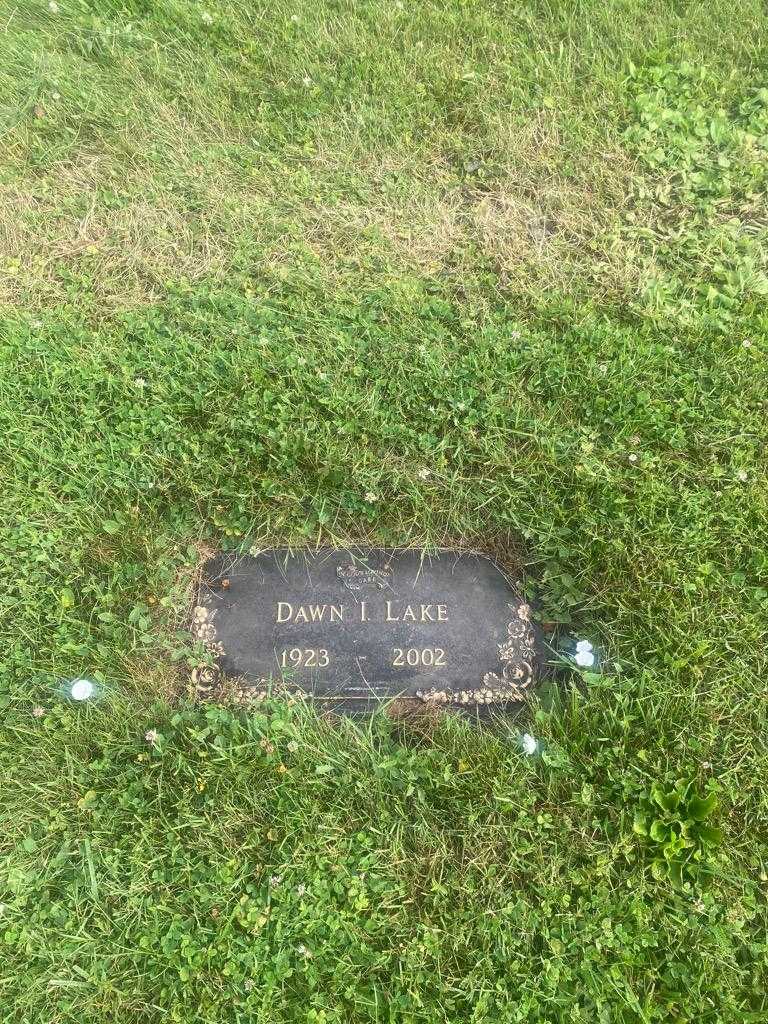 Dawn I. Lake's grave. Photo 3