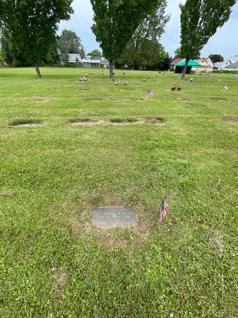 Paul T. King's grave. Photo 1
