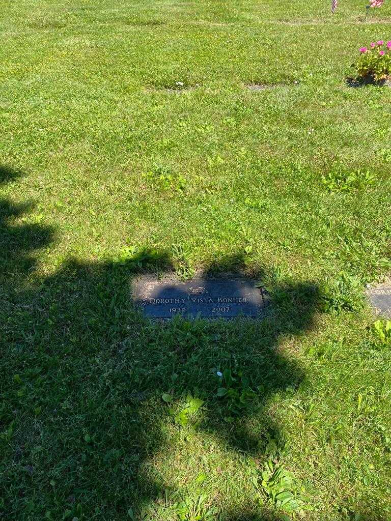 Dorothy Vista Bonner's grave. Photo 2
