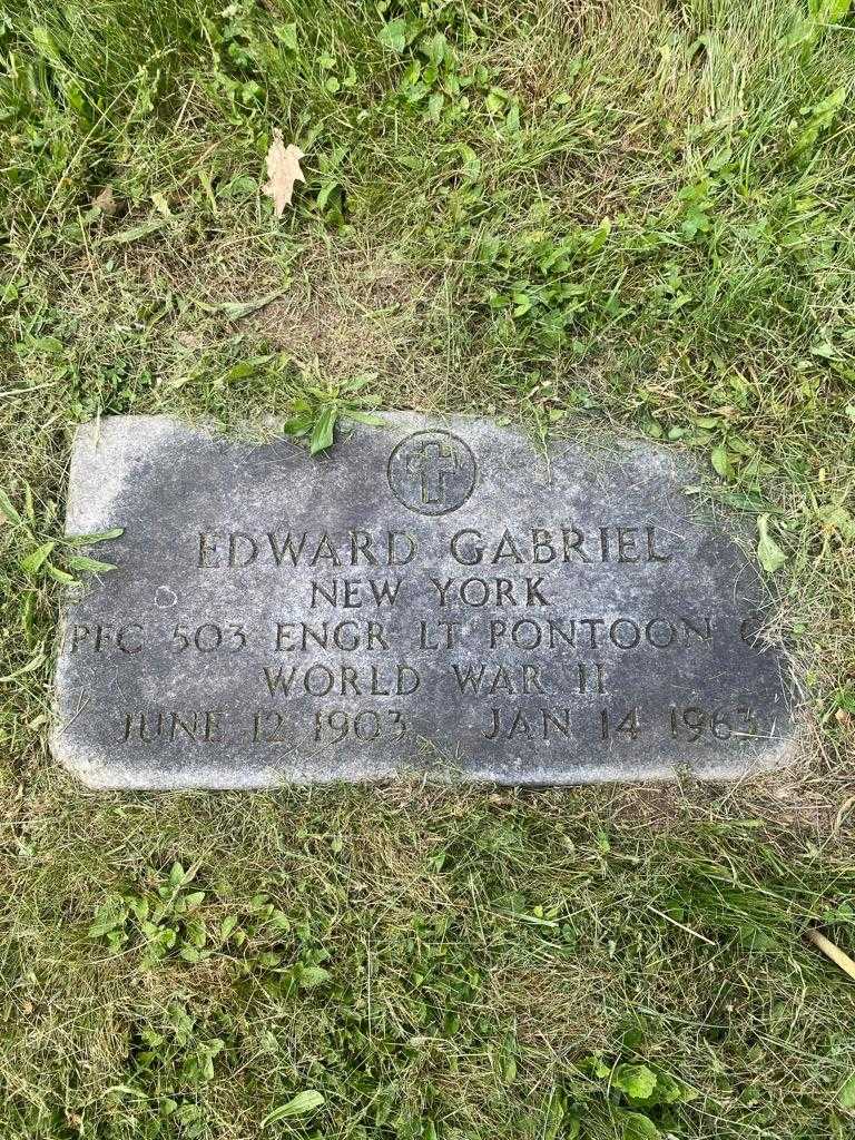 Edward Gabriel's grave. Photo 3