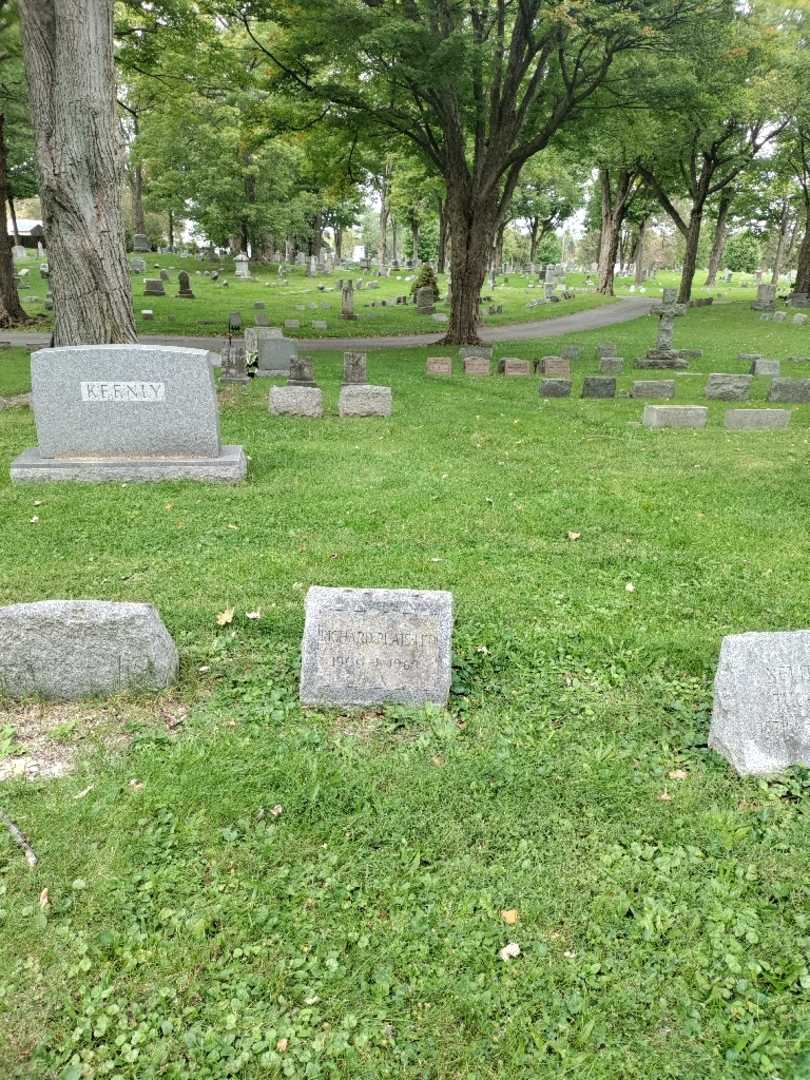 Richard D. Plaisted's grave. Photo 1