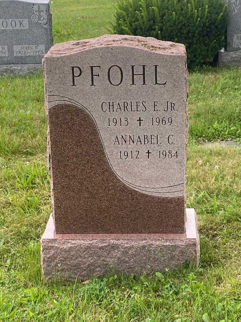 Charles E. Pfohl Junior's grave. Photo 3