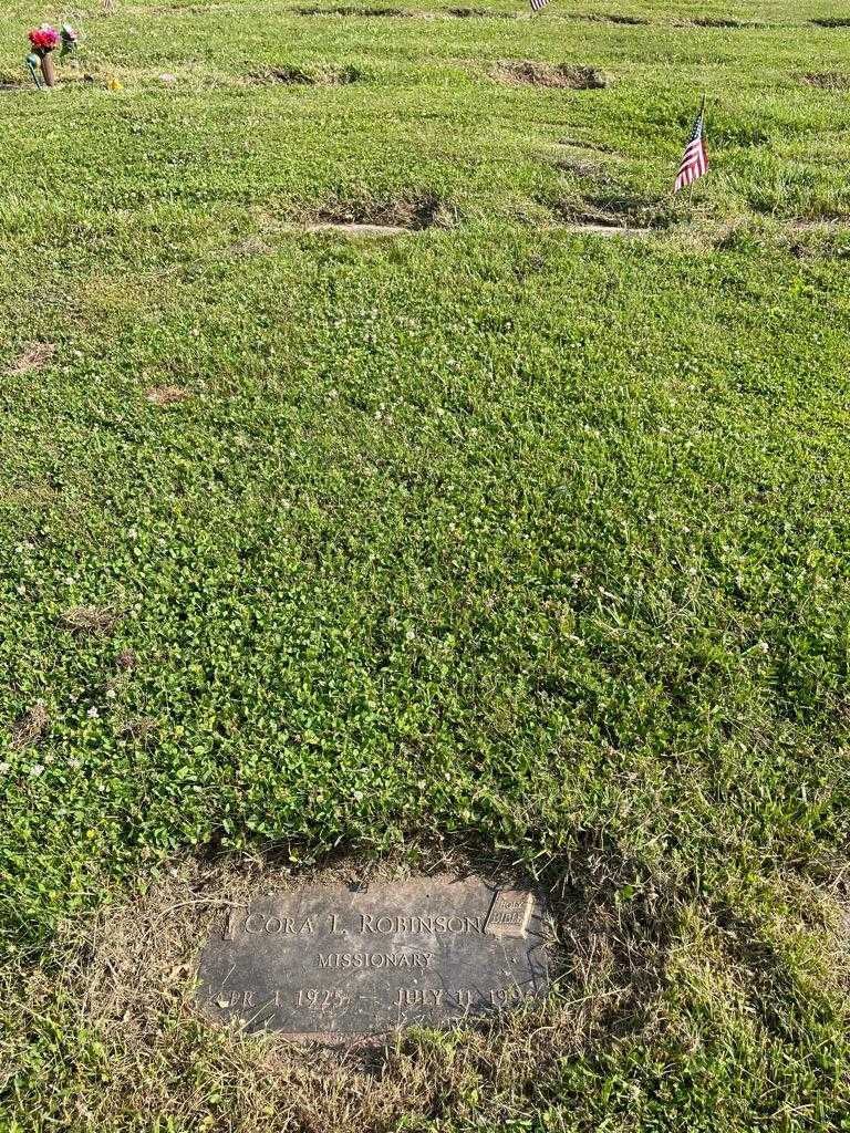 Cora L. Robinson's grave. Photo 2