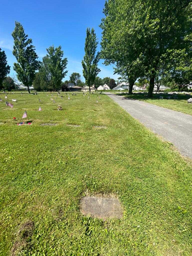 Anthony J. Suboski's grave. Photo 1
