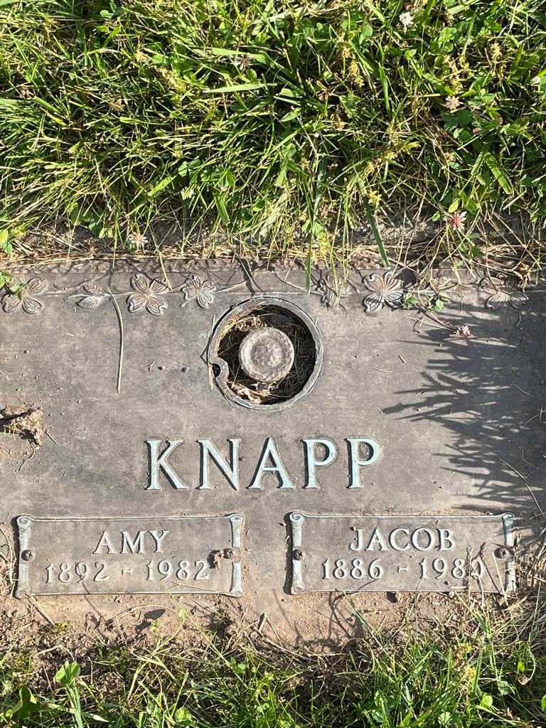 Amy Knapp's grave. Photo 3