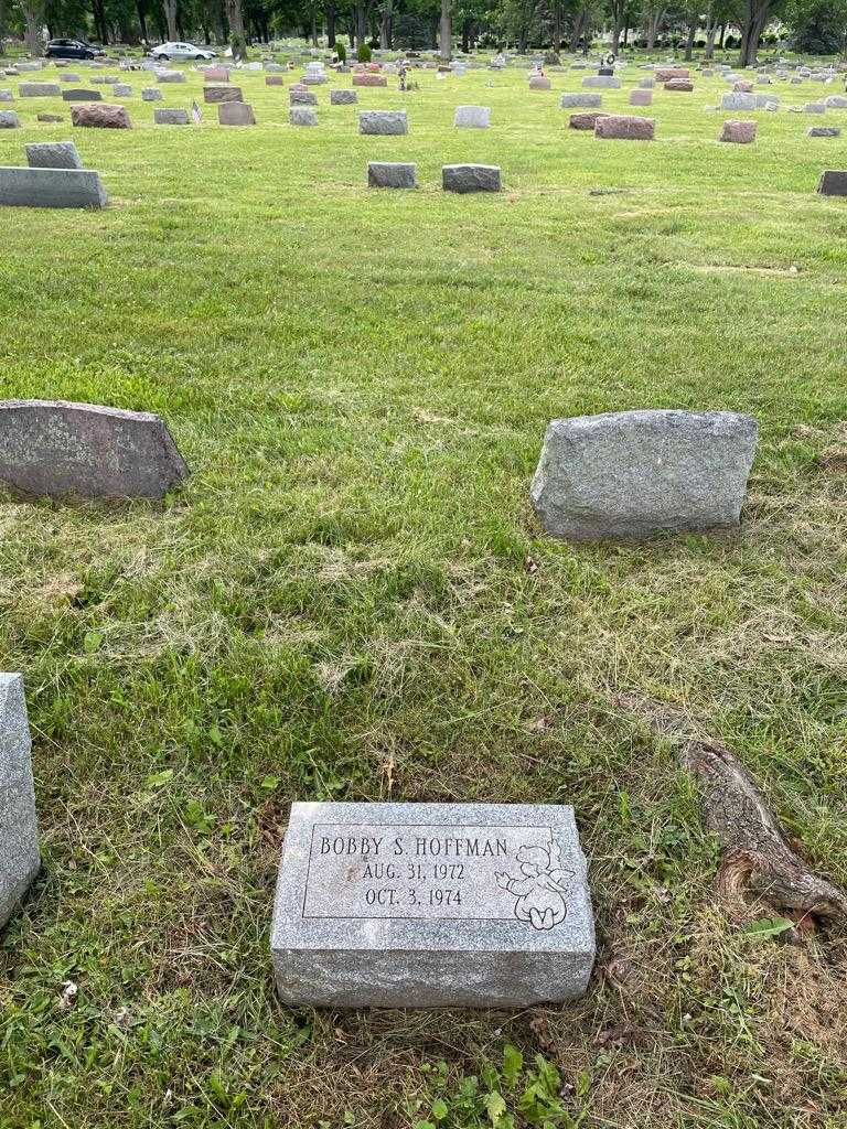 Bobby S. Hoffman's grave. Photo 2