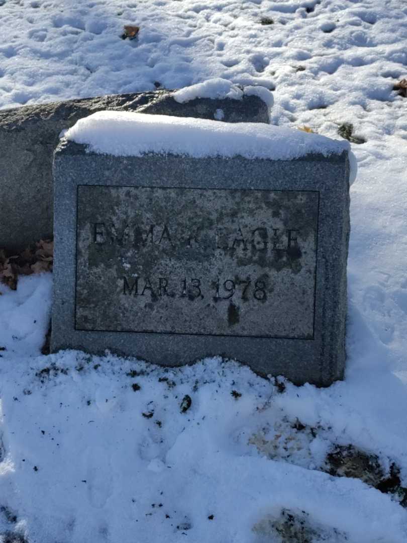 Emma Eagle's grave. Photo 3