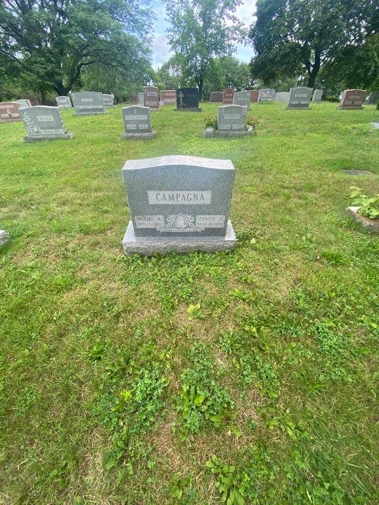 Ernest J. Campagna's grave. Photo 1
