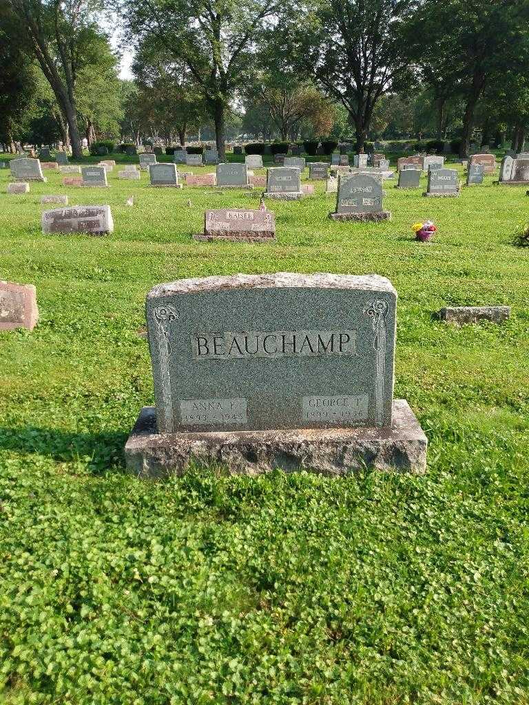 Anna F. Beauchamp's grave. Photo 1