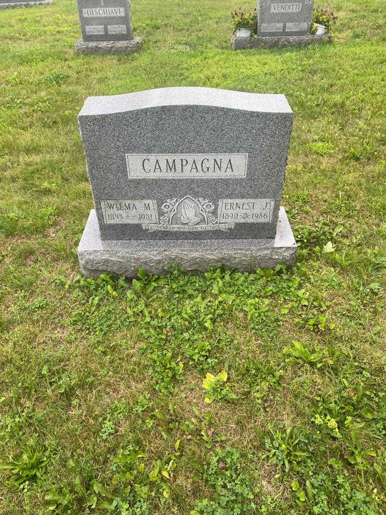 Wilma M. Campagna's grave. Photo 2
