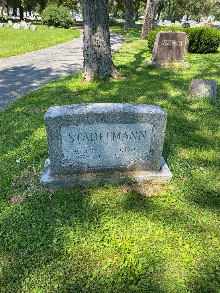 Augusta Stadelmann's grave. Photo 2