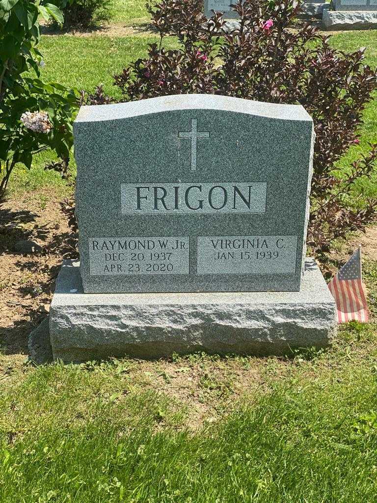 Raymond W. Frigon Junior's grave. Photo 3