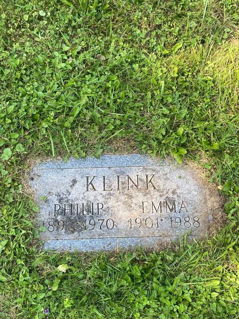 Emma Klink's grave. Photo 3