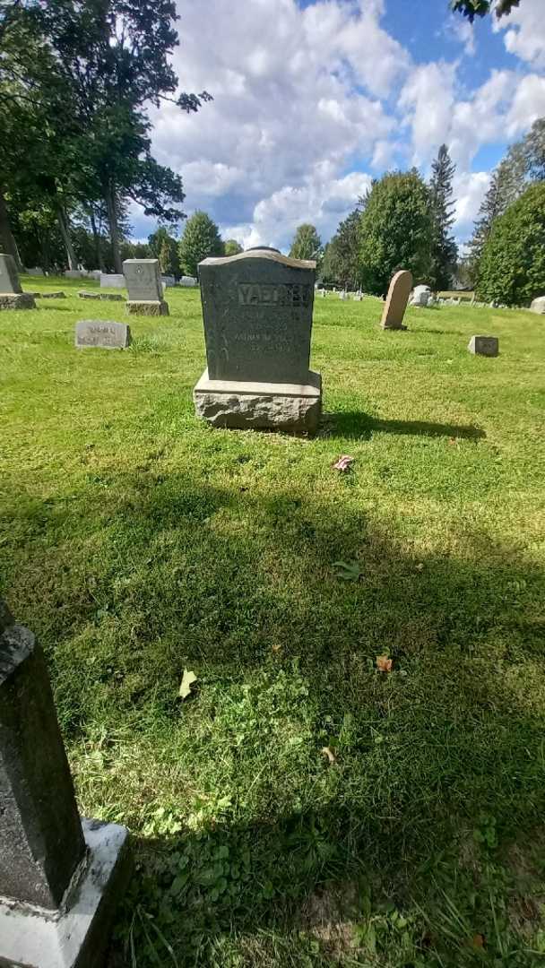 Jacob Yaeckel's grave. Photo 1