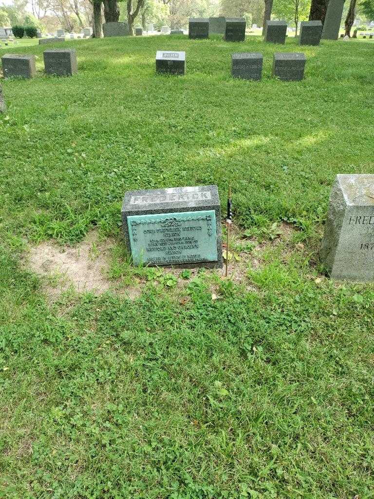 Frederick H. Hixson's grave. Photo 1