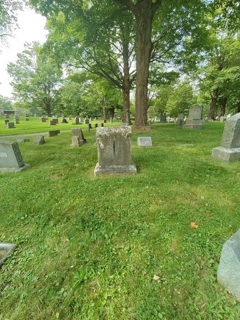 William E. Jackson's grave. Photo 1