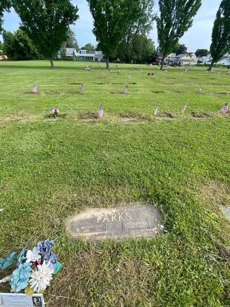 Virginia B. Parks's grave. Photo 1