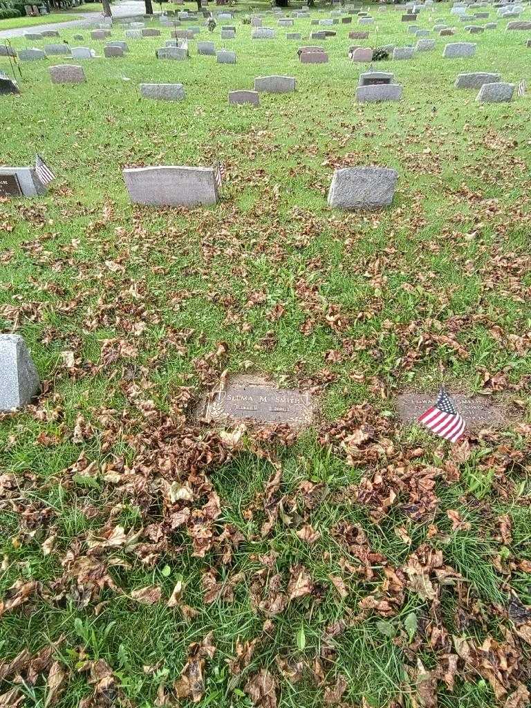 Selma M. Smith's grave. Photo 3