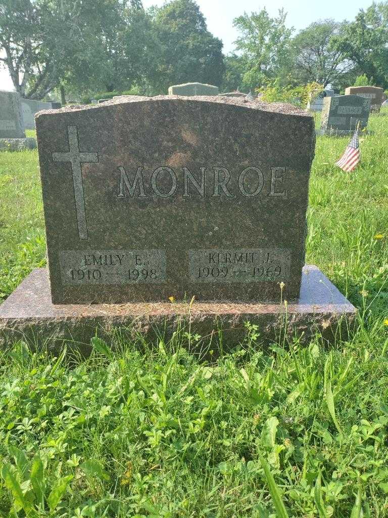 Emily E. Monroe's grave. Photo 1