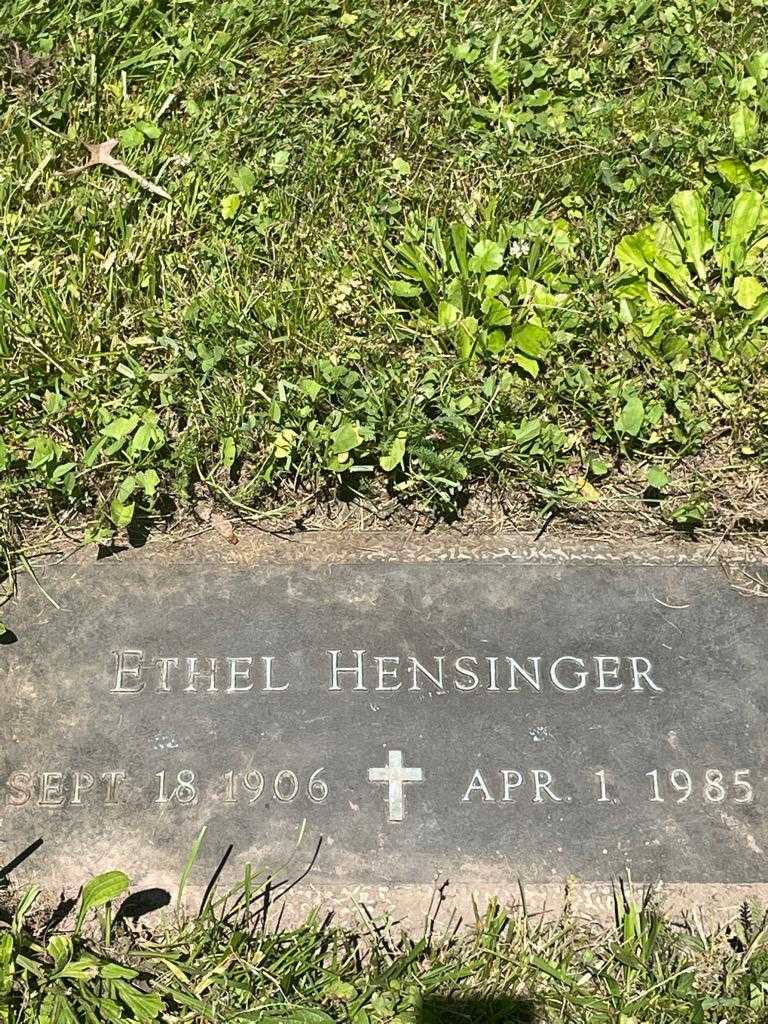 Ethel Hensinger's grave. Photo 3