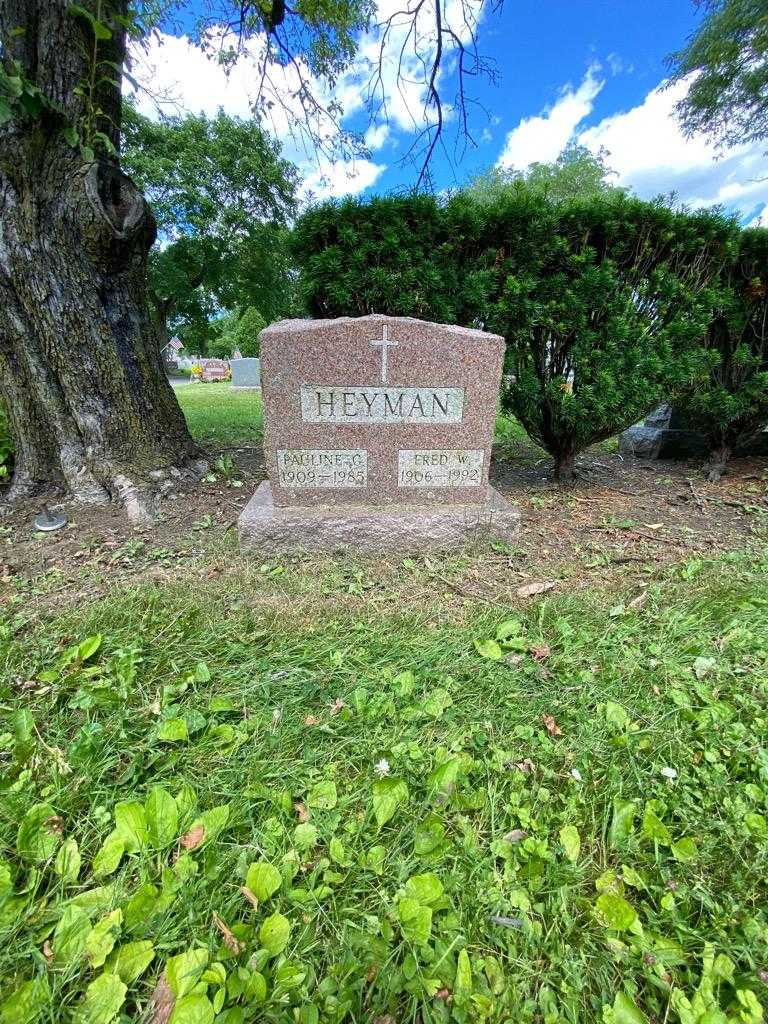 Fred W. Heyman's grave. Photo 1