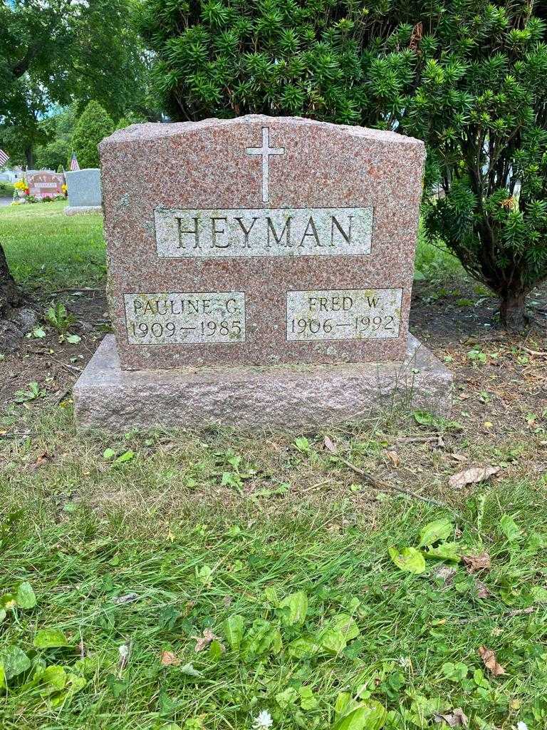 Fred W. Heyman's grave. Photo 2