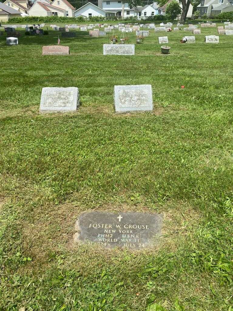 Foster W. Crouse's grave. Photo 2