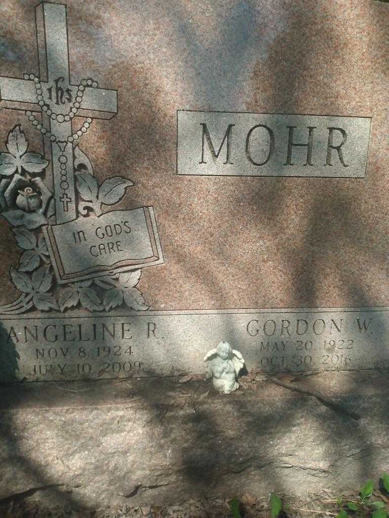 Gordon W. Mohr's grave. Photo 3