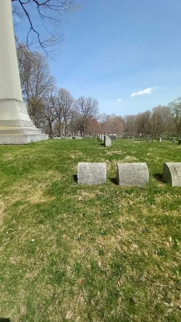 Irene Clara Ackerman Moyer's grave. Photo 1