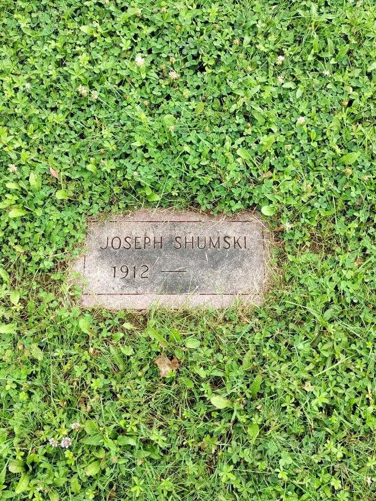Joseph Shumski's grave. Photo 2