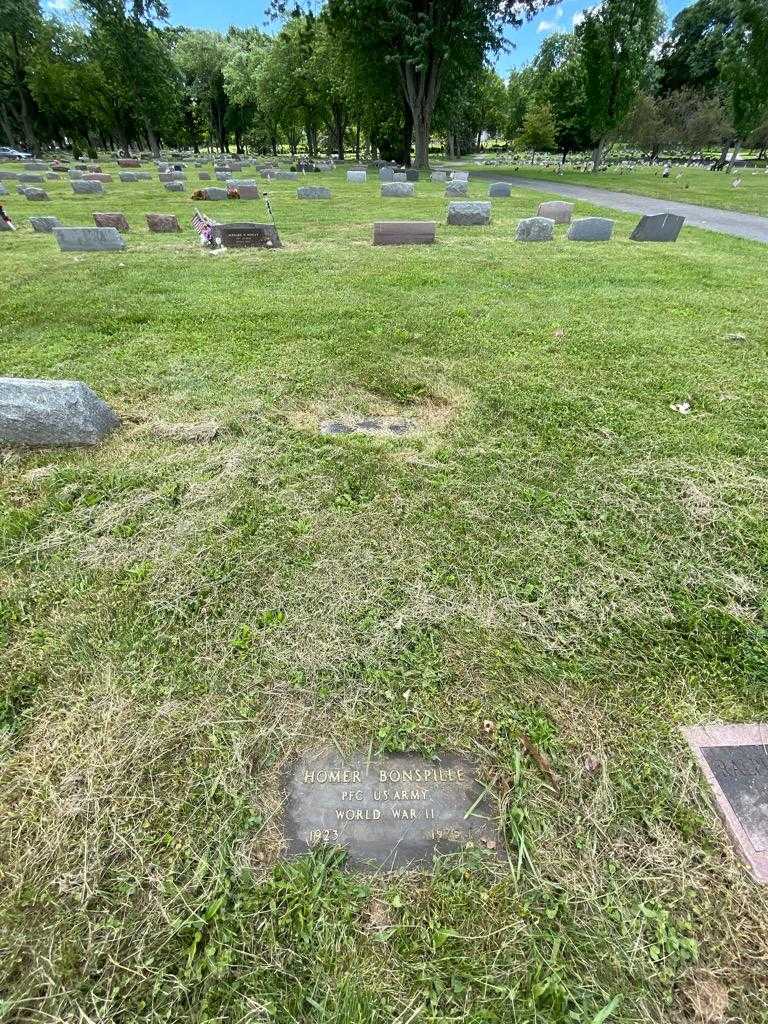 Homer Bonspille's grave. Photo 1