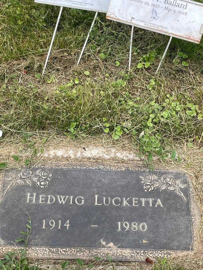 Hedwig Lucketta's grave. Photo 3