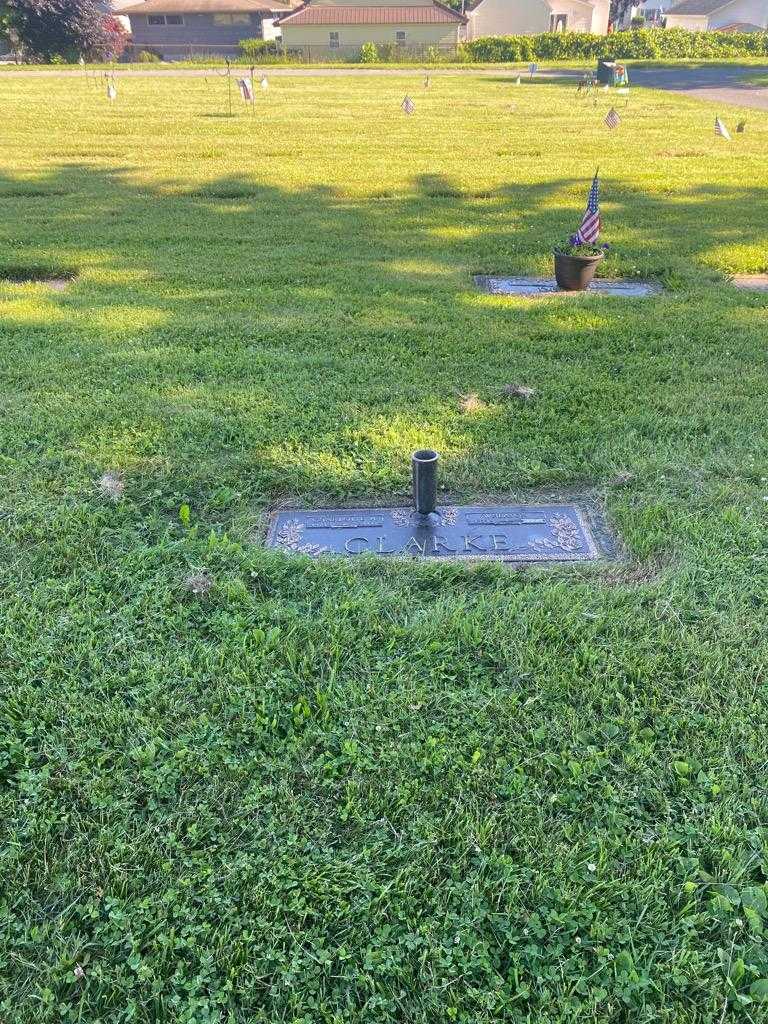 Charlotte A. Clarke's grave. Photo 2