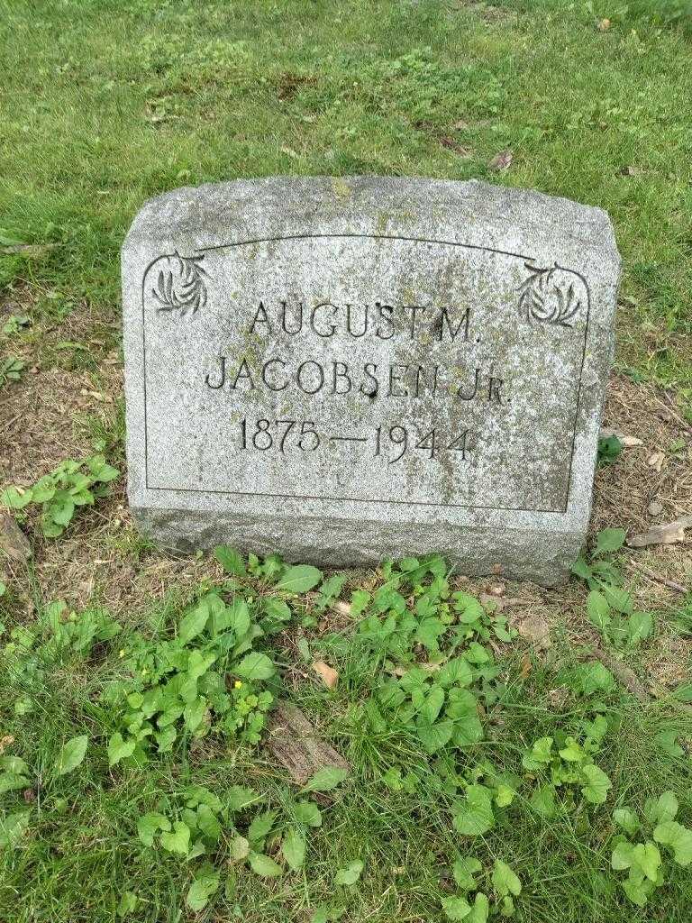 August M. Jacobsen Junior's grave. Photo 2