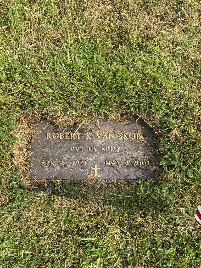 Robert K. Van Skoik's grave. Photo 3