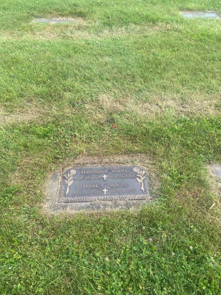 Hannah F. White's grave. Photo 2