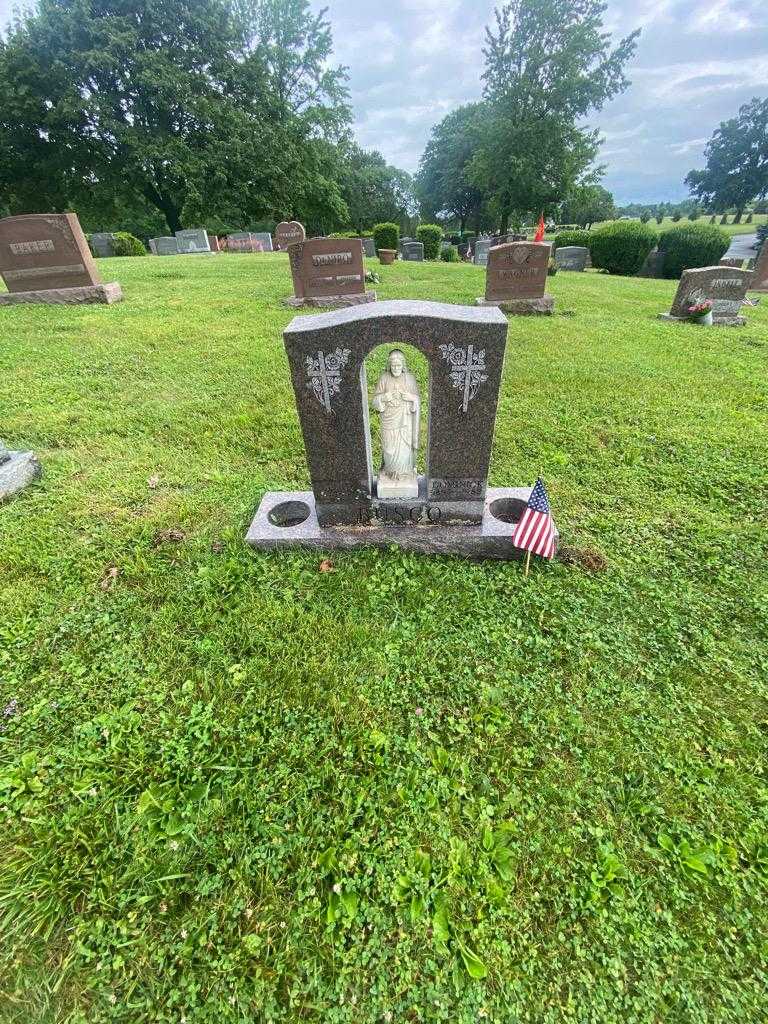 Lucy Busco's grave. Photo 1