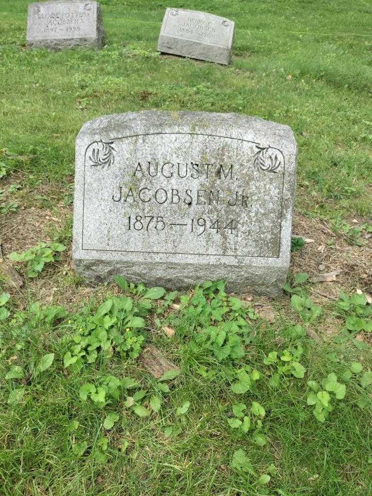 August M. Jacobsen Junior's grave. Photo 3