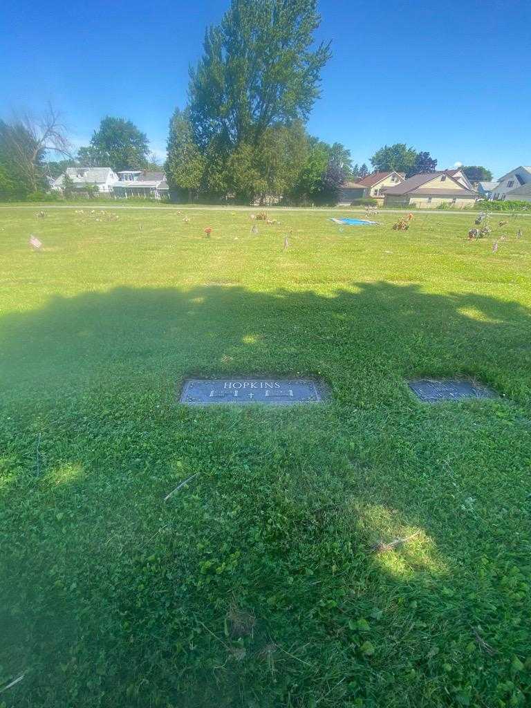 Clifford J. Hopkins's grave. Photo 1