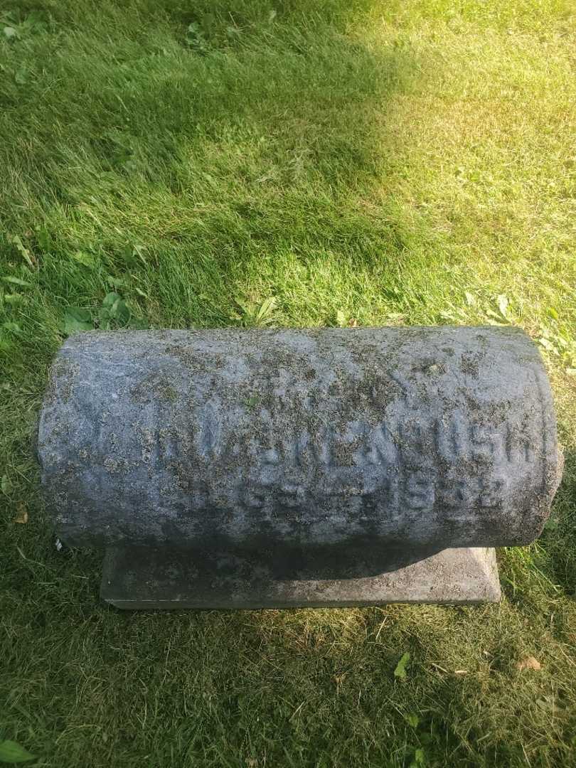 Mary Quackenbush's grave. Photo 3