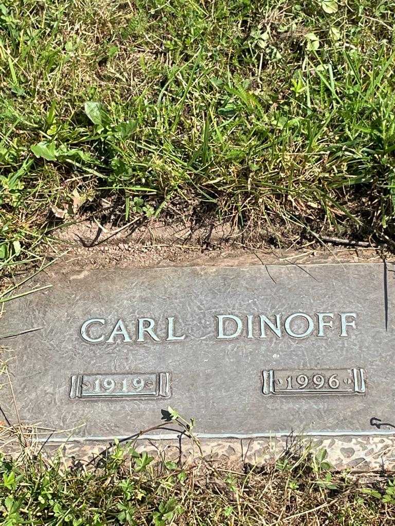 Carl Dinoff's grave. Photo 3