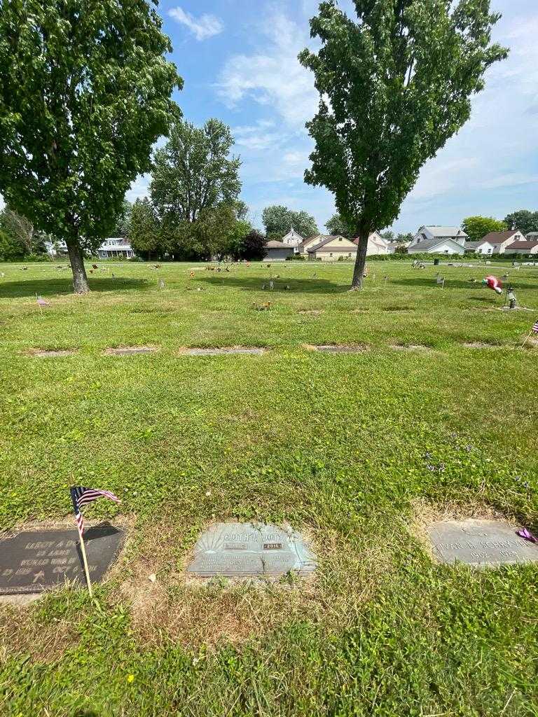 Edith L. Doty's grave. Photo 1