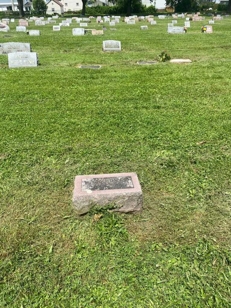 Eva Thomas's grave. Photo 2
