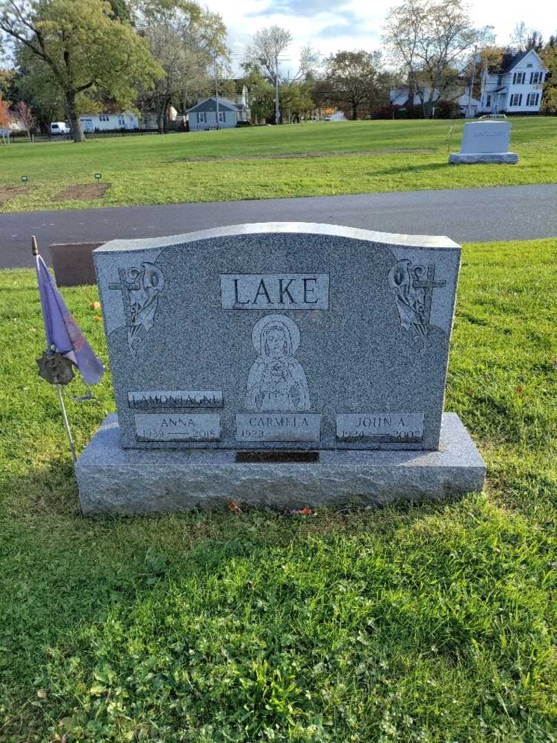 John A. Lake's grave. Photo 2