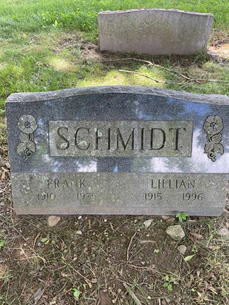 Lillian Stephens Schmidt's grave. Photo 3
