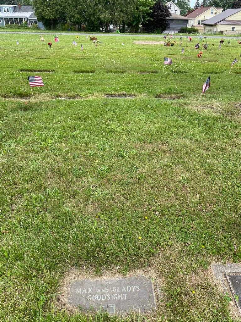 Gladys Goodsight's grave. Photo 2