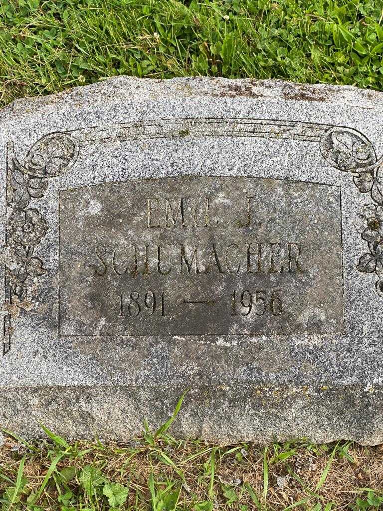 Emil J. Schumacher's grave. Photo 3