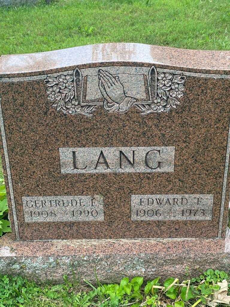 Gertrude E. Lang's grave. Photo 3